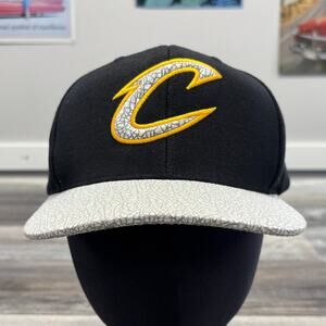 Mitchell & Ness Cleveland Cavs Cavaliers Black OS Iridescent Crackled Cap Hat‎